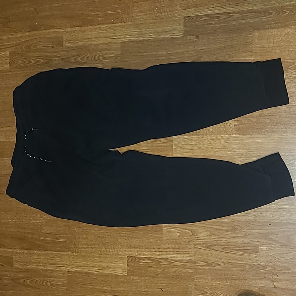 Nike taper fit jogger with zipper pocket size XL